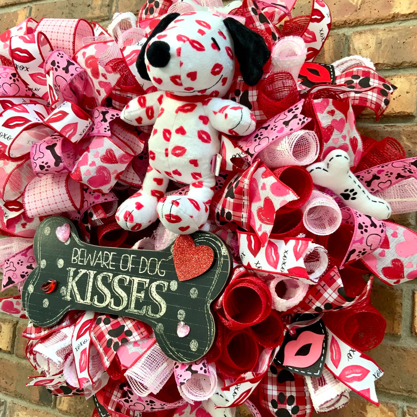 Snoopy Kisses Wreath, Snoopy Wreath, Valentine Snoopy Wreath, Beware of Dog Kisses Wreath, Dog Wreath, Valentine Dog Wreath, 2024