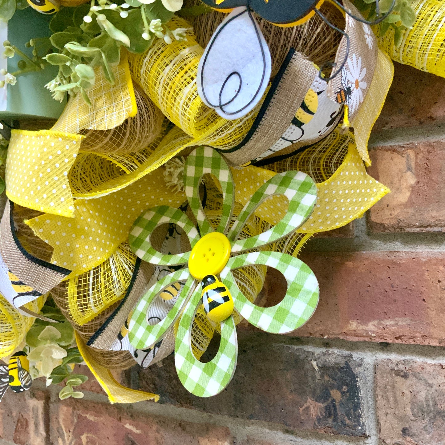 Winnie the Pooh Wreath, Winnie The Pooh Decor, Summer Wreath, Bumble Bee Decor