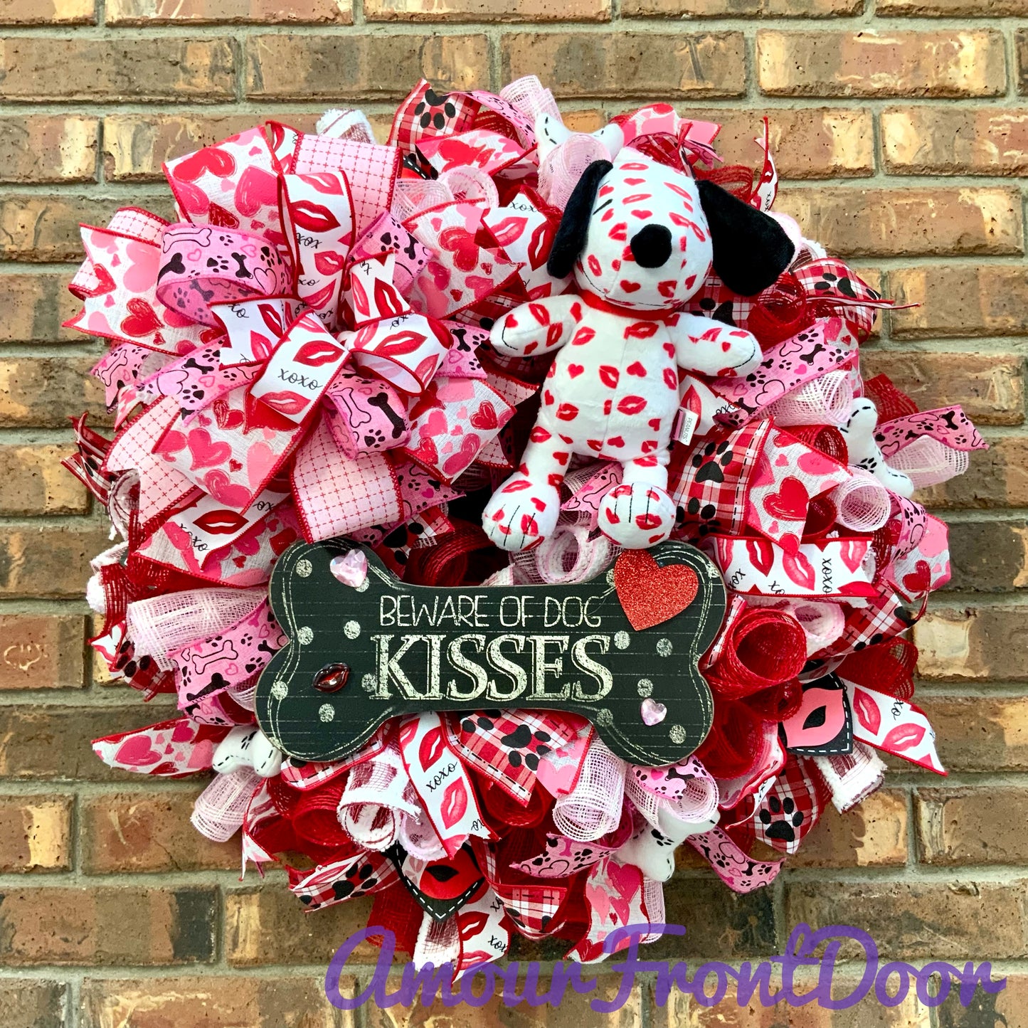 Snoopy Kisses Wreath, Snoopy Wreath, Valentine Snoopy Wreath, Beware of Dog Kisses Wreath, Dog Wreath, Valentine Dog Wreath, 2024