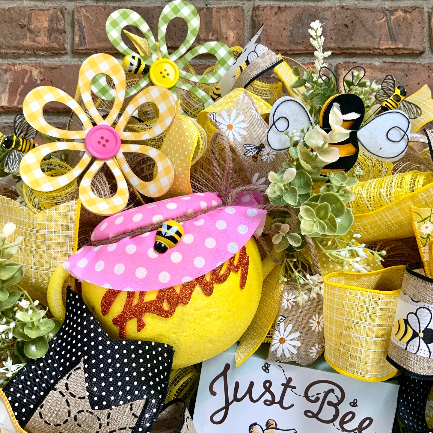 Winnie the Pooh Wreath, Winnie The Pooh Decor, Summer Wreath, Bumble Bee Decor