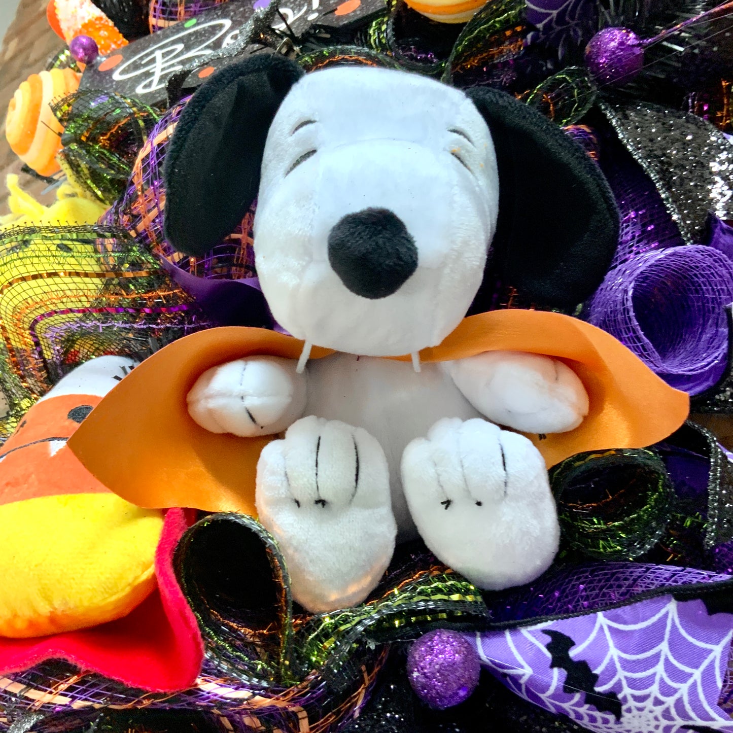 Halloween Snoopy Wreath, Halloween Snoopy Decor, Snoopy and Woodstock Door Hanger, Halloween Dog Door Hanger, Halloween Swag For Front Door, 2024