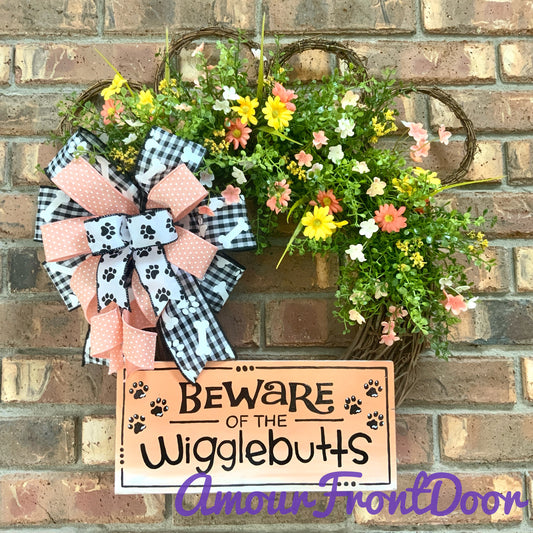 Beware of Wigglebutts Wreath, Dog Paw Print Wreath, Dog Grapevine Wreath, Dog Decor, Dog Owner Gift, Dog Lover Gift