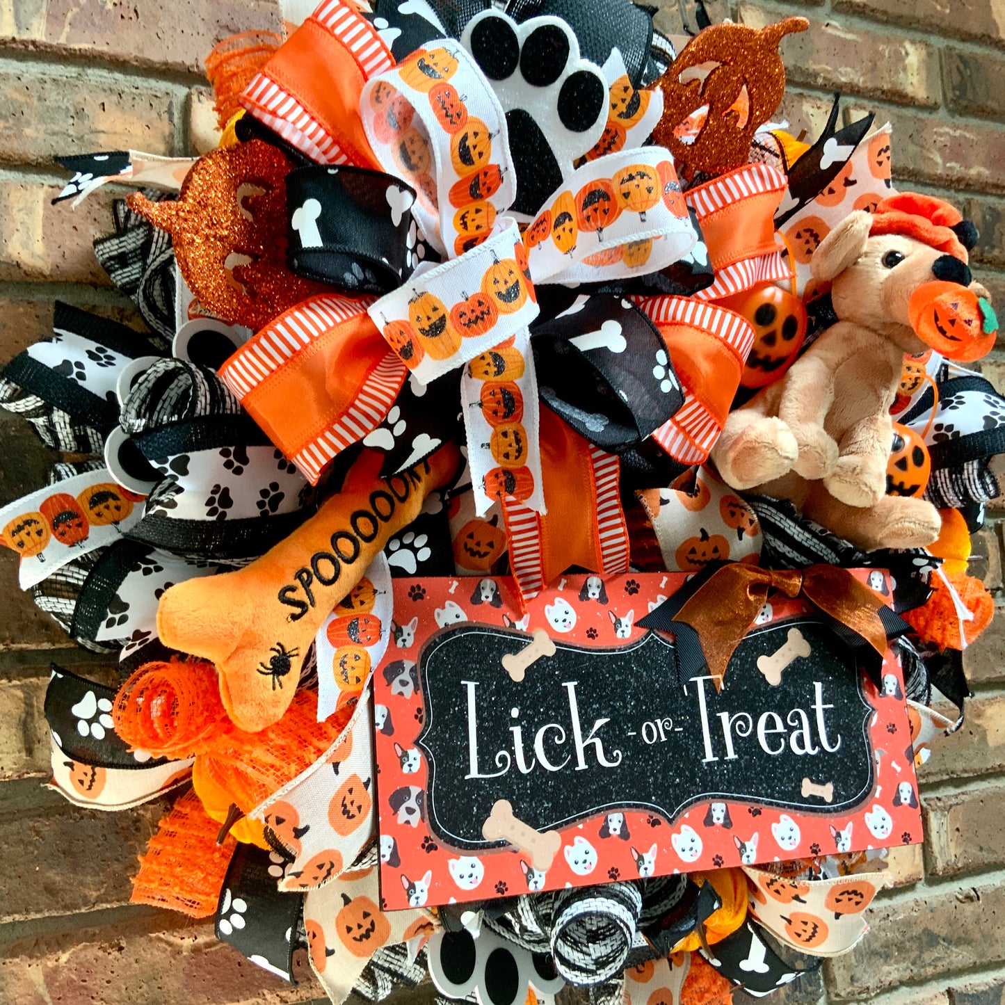 Halloween Dog Wreath, Halloween Door Hanger, Lick or Treat Wreath, Halloween Dog Decor, Dog Wreath, Dog Decor, Trick or Treat Wreath