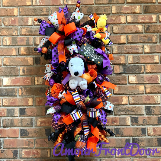 Halloween Snoopy Wreath, Halloween Snoopy Decor, Snoopy and Woodstock Door Hanger, Halloween Dog Door Hanger, Halloween Swag For Front Door