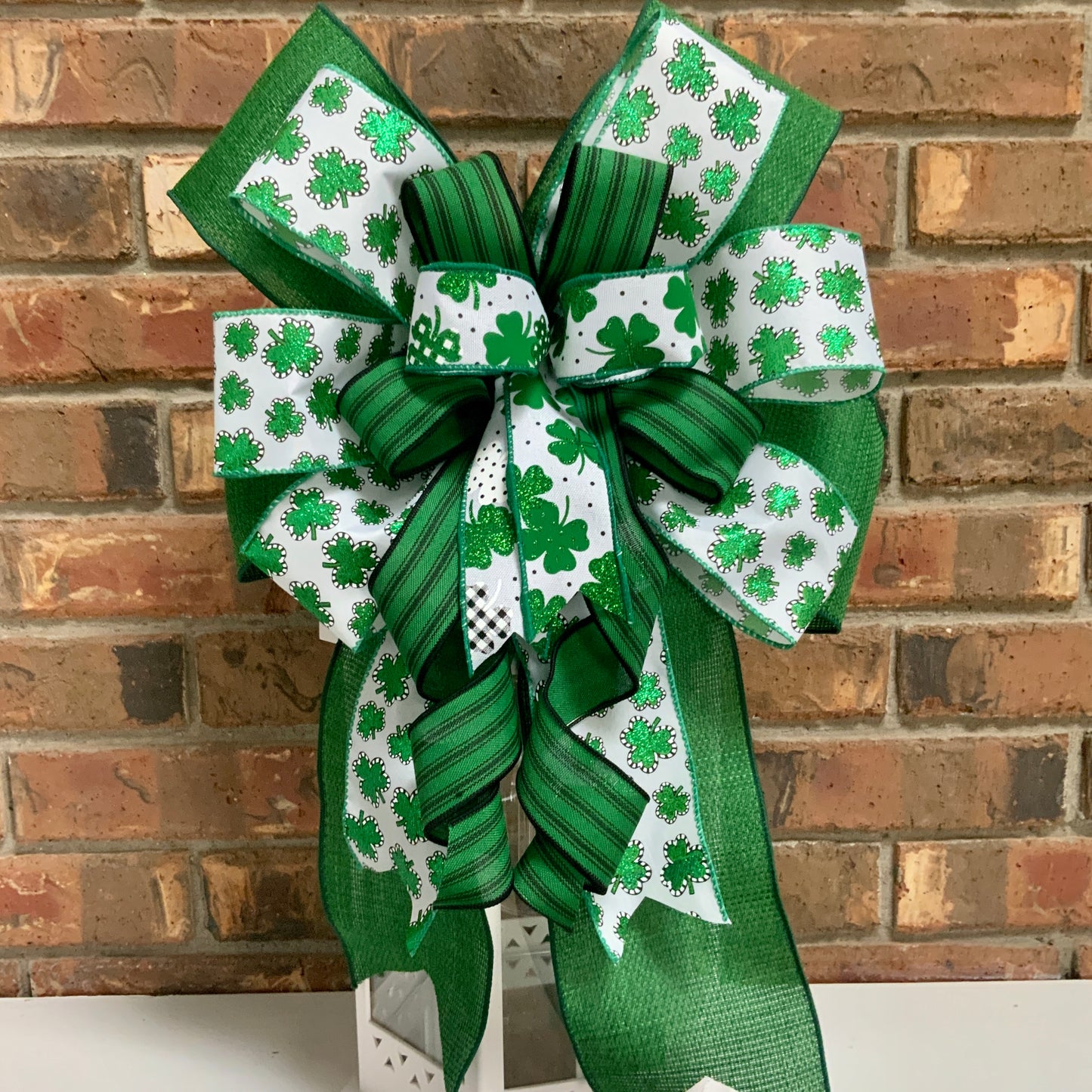 St Patrick's Day Bow, St. Patrick's Day Decor, Shamrock Bow, Clover Bow, Luck of the Irish Decor, Lantern Bow, Mailbox Bow