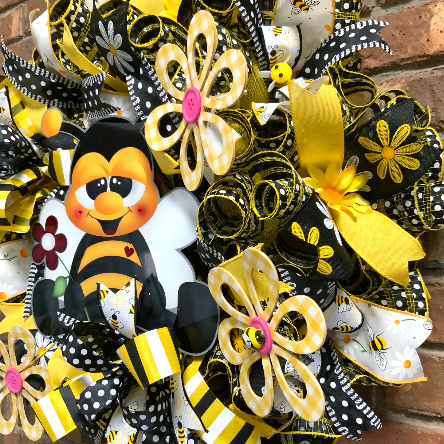 Bumble Bee Wreath For Front Door, Bee Door Hanger, Spring Bumble Bee Decor, Bumble Bee Flower Wreath