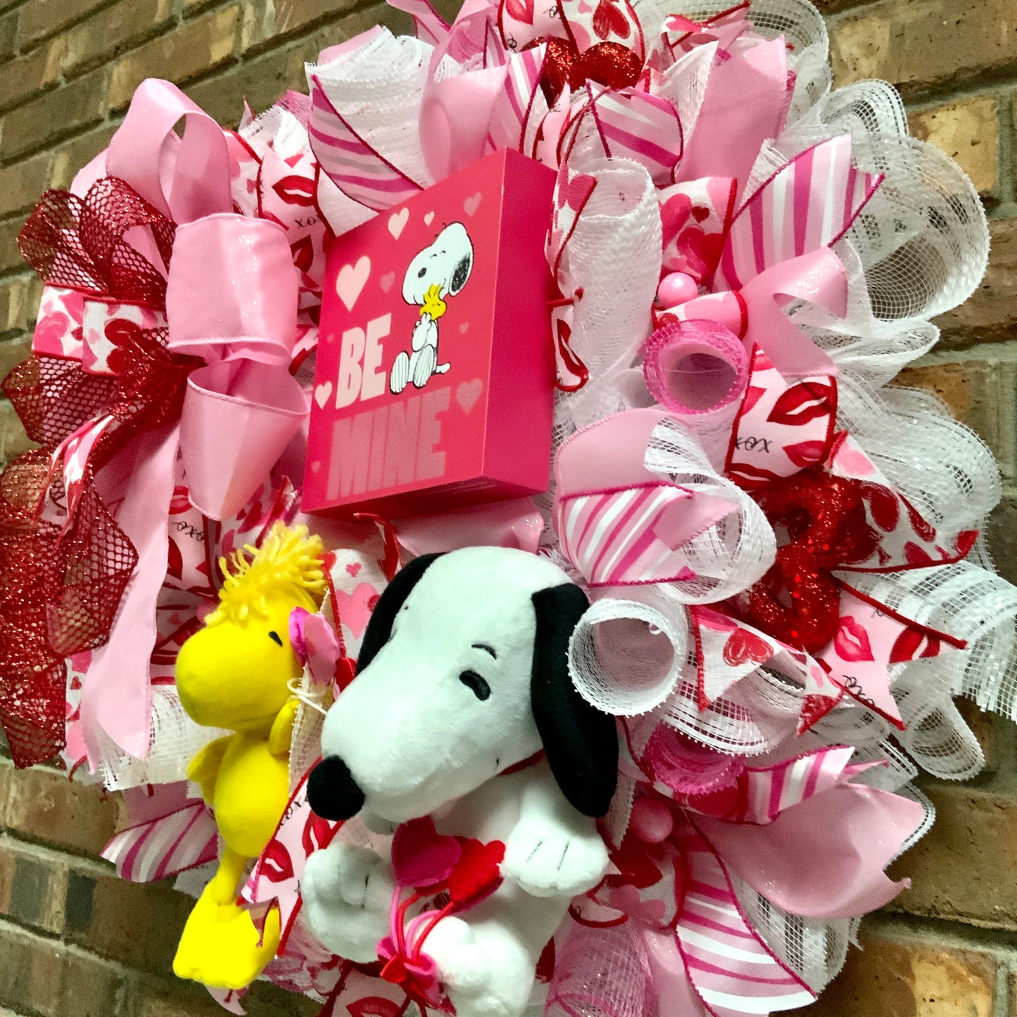 Snoopy Kisses Wreath, Snoopy Wreath, Valentine Snoopy Wreath, Valentines Day Wreath, Valentines Day Door Hanger, Valentine Day Heart Wreath, Snoopy and Woodstock Decor