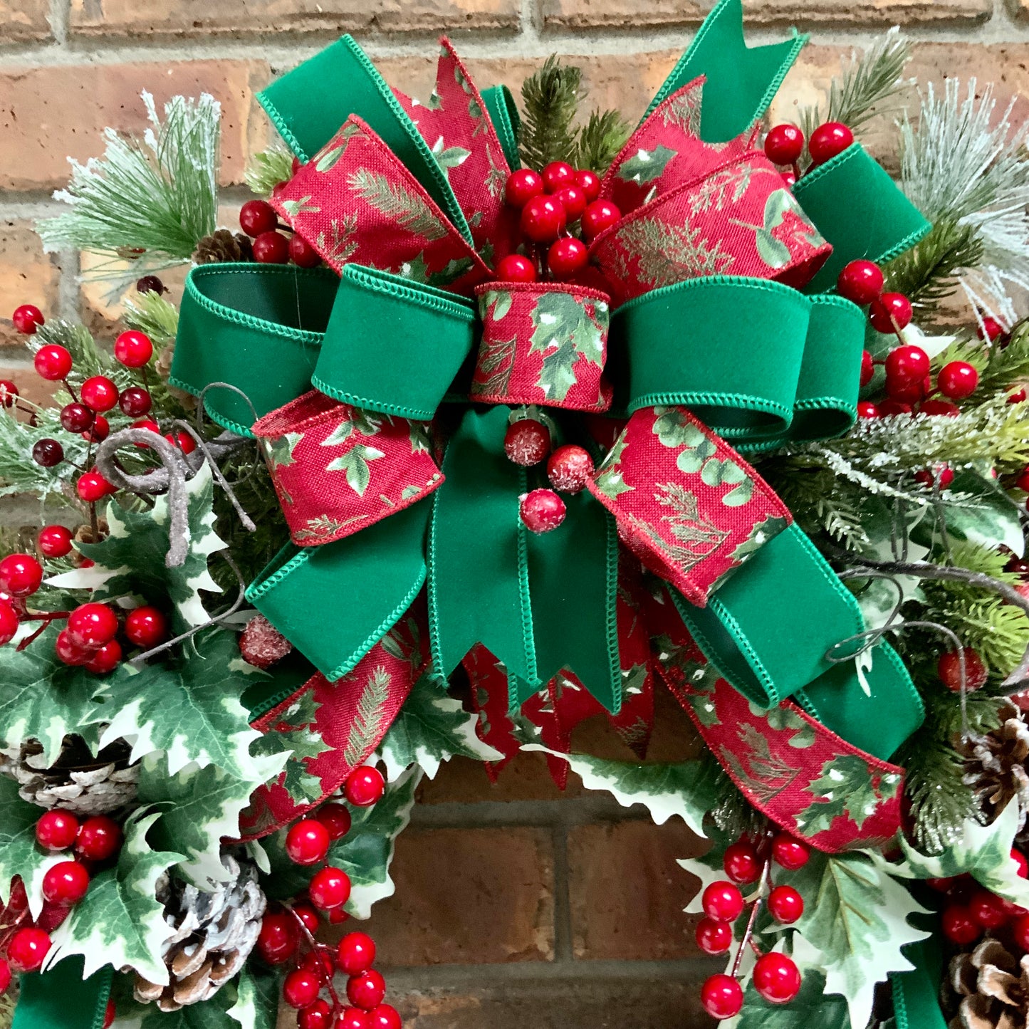 Christmas Bear Wreath, Bear Holiday Decor, Brown Bear Wreath, Cabin Wreath, Bear Welcome Wreath