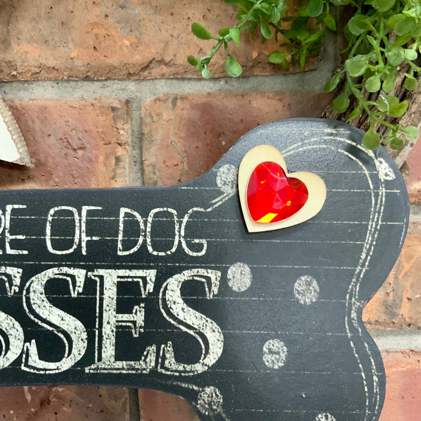 Beware of Dog Kisses Wreath, Grapevine Paw Print Wreath, Dog Wreath, Dog Paw Print Wreath, Grapevine Dog Wreath, Dog Hearts Wreath